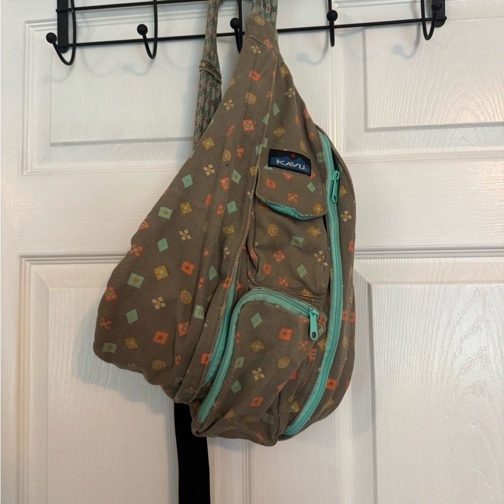 KAVU Women’s Geometric Sling Bag with Teal Accents